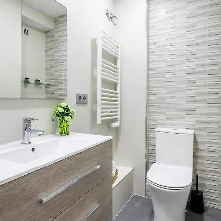 Apartamento Precioso Piso Moderno: Terraza, A/c, Netflix, Wifi Valencia