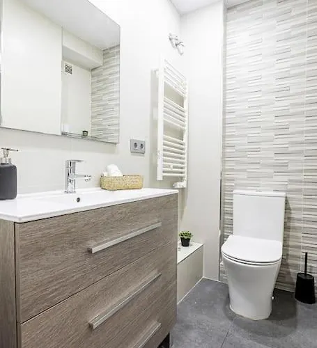 Precioso Piso Moderno: Terraza, A/c, Netflix, Wifi *